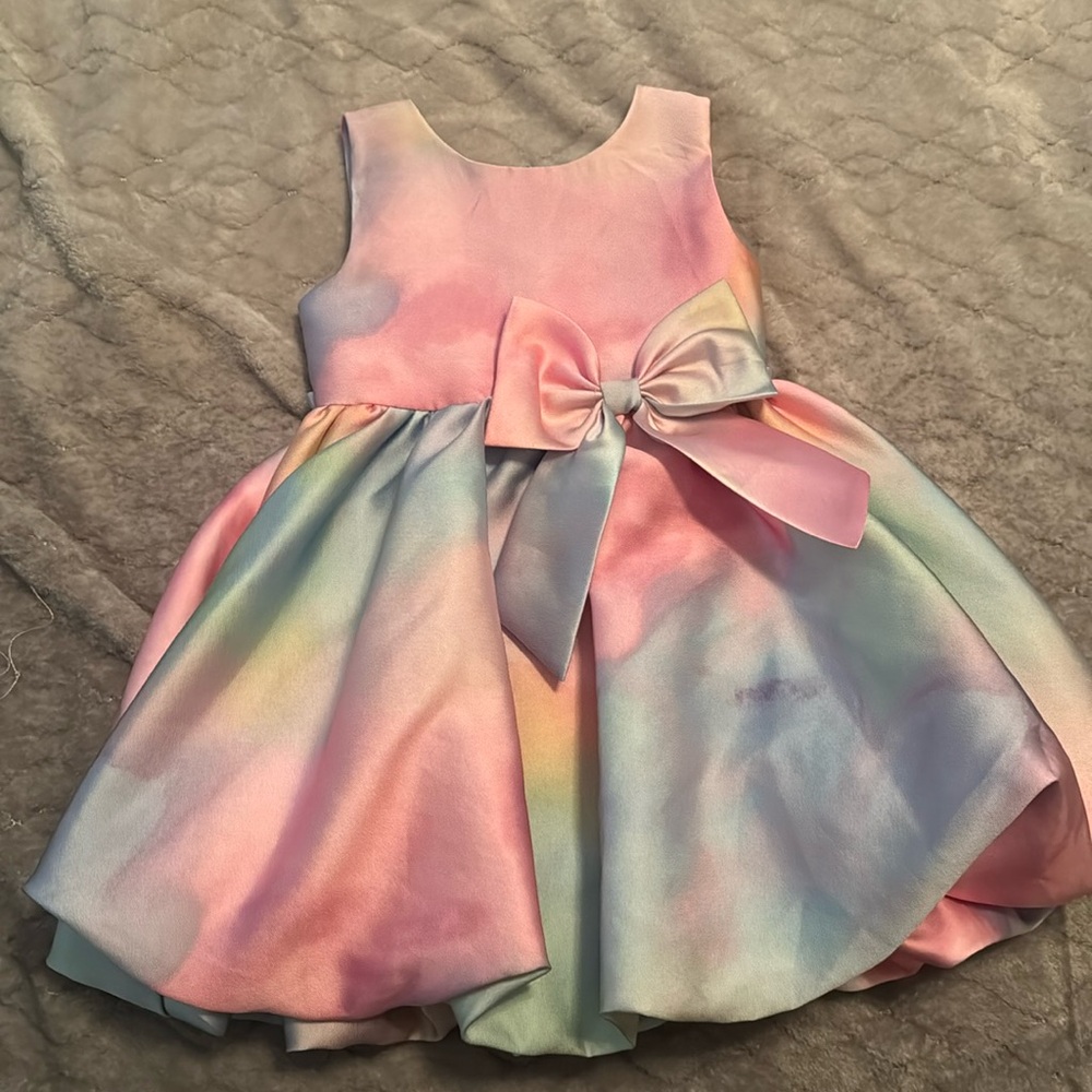 Beautiful toddlers dress size 3T pink and blue zipper back with tie front bow